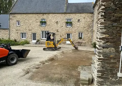 terrassier à Saint-Coulomb - image 2